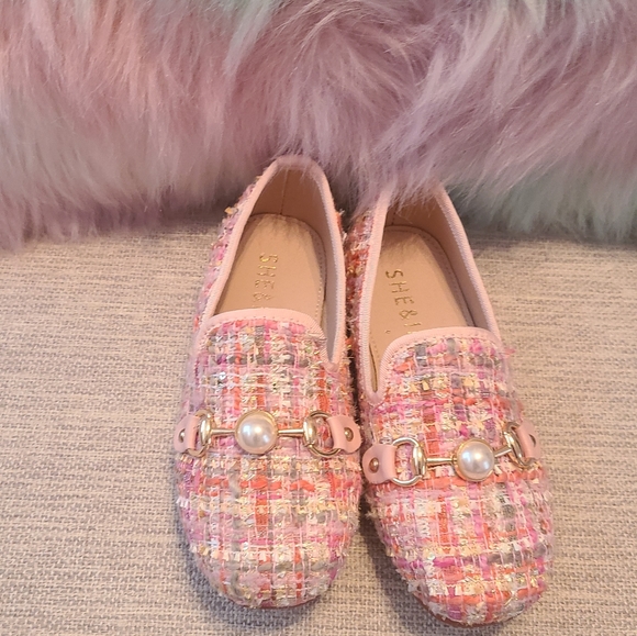 Cute pink shoes - Picture 2 of 3